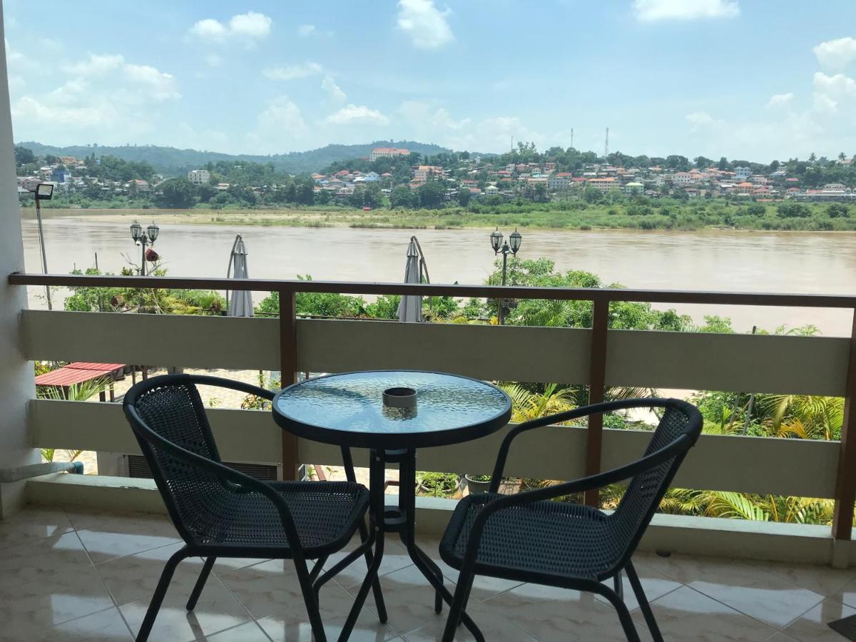 Day Waterfront Hotel Chiang Khong Bagian luar foto