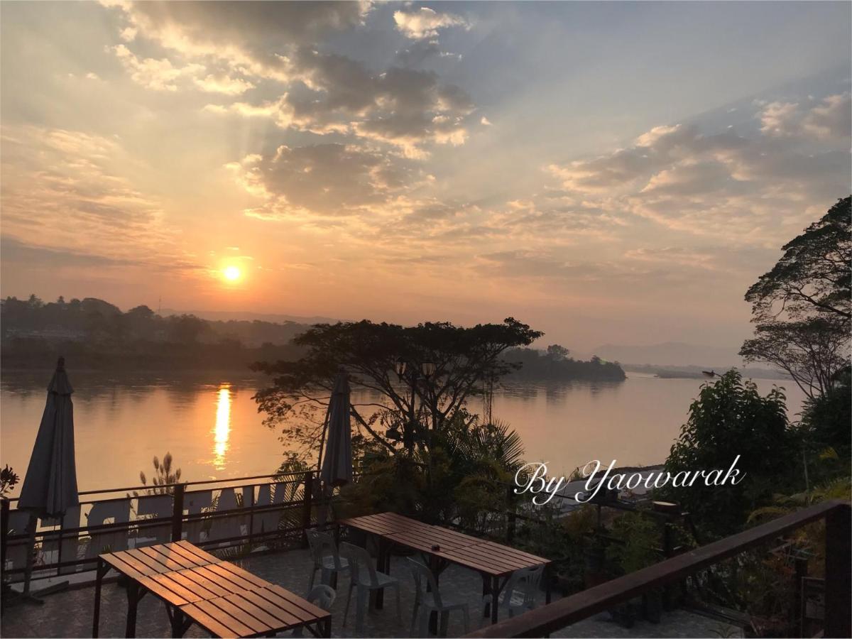 Day Waterfront Hotel Chiang Khong Bagian luar foto