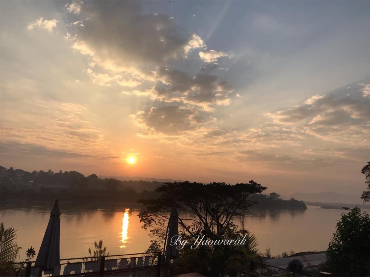 Day Waterfront Hotel Chiang Khong Bagian luar foto