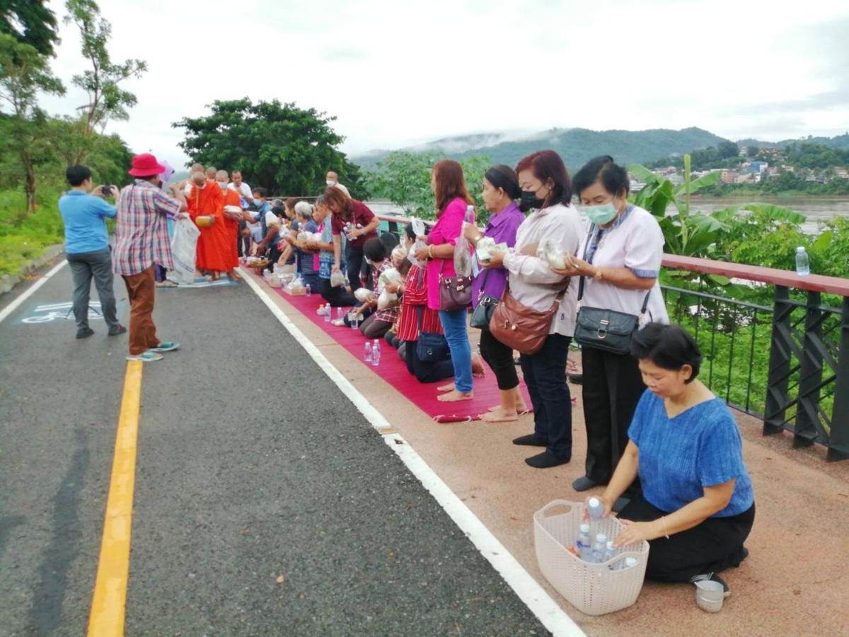 Day Waterfront Hotel Chiang Khong Bagian luar foto