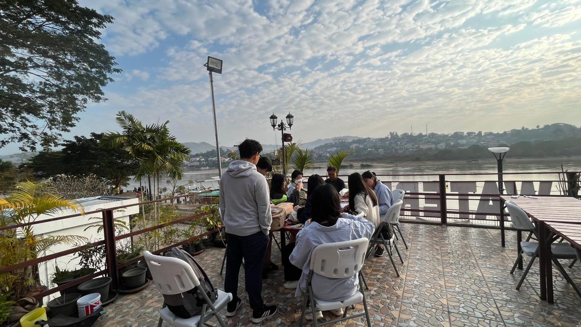 Day Waterfront Hotel Chiang Khong Bagian luar foto