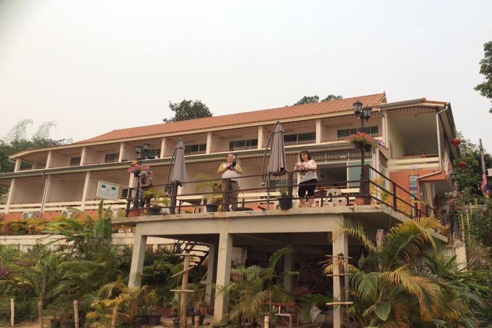 Day Waterfront Hotel Chiang Khong Bagian luar foto