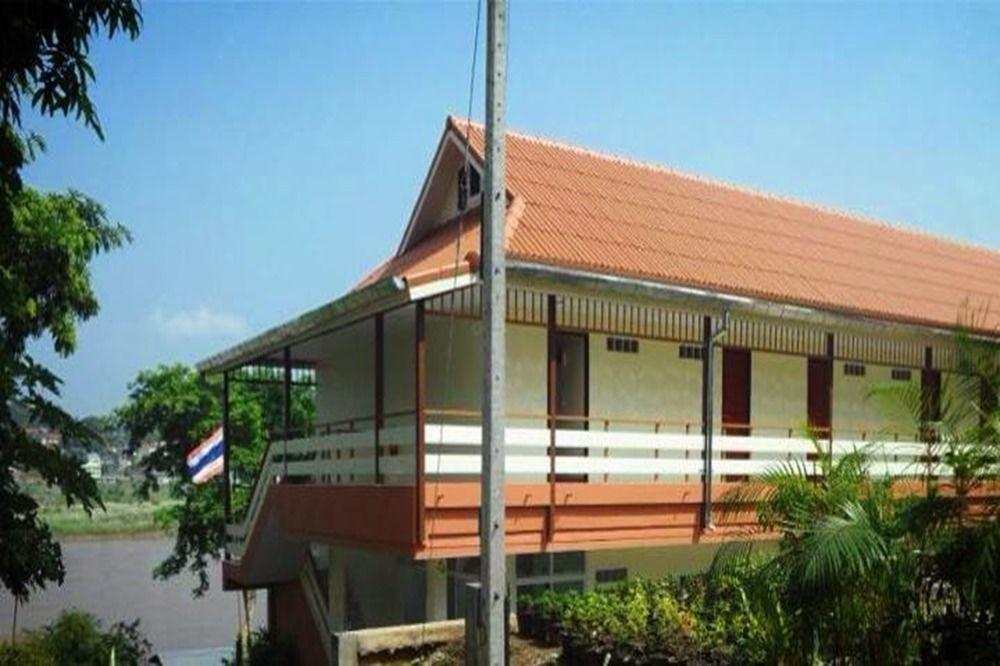 Day Waterfront Hotel Chiang Khong Bagian luar foto