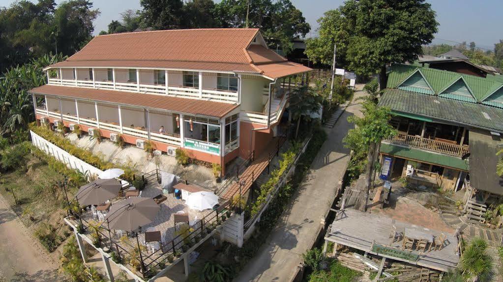 Day Waterfront Hotel Chiang Khong Bagian luar foto