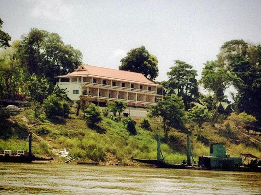 Day Waterfront Hotel Chiang Khong Bagian luar foto